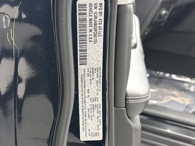 Used 2023 Jeep Grand Cherokee Limited image 20