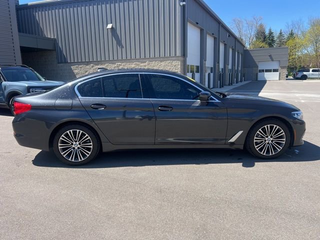 Used 2019 BMW 530i xDrive w/ Convenience Package AWD/4WD image 4
