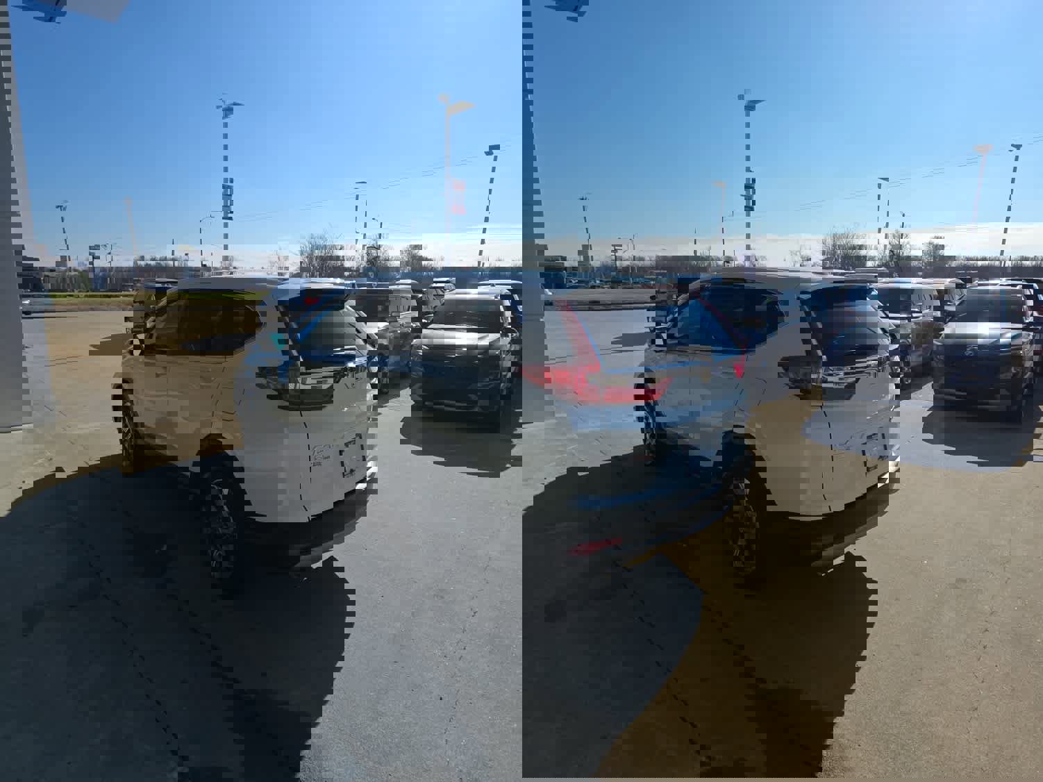 Used 2018 Honda CR-V EX image 3