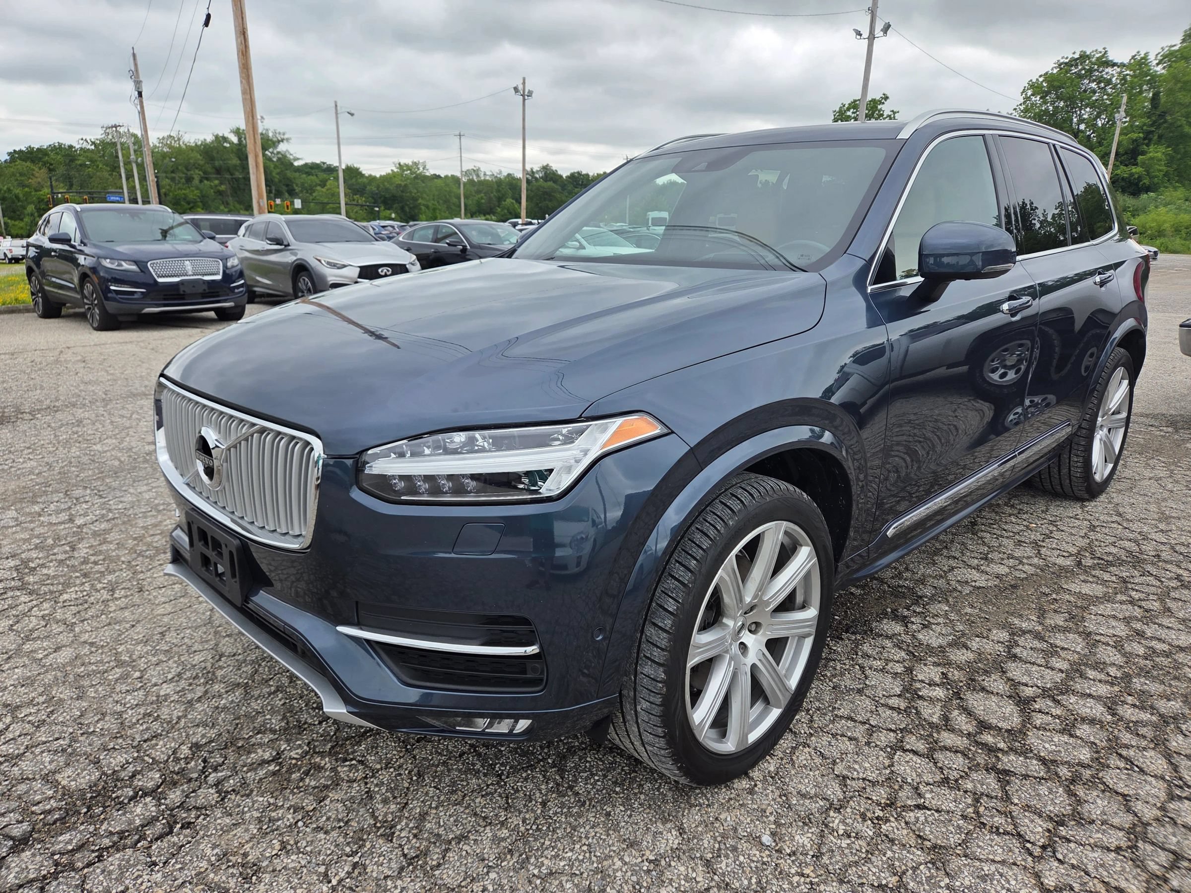 Used 2019 Volvo XC90 T6 Inscription w/ Luxury Package AWD/4WD image 2