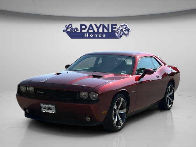 Used 2014 Dodge Challenger SXT RWD image 3