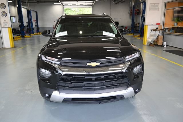 Used 2022 Chevrolet TrailBlazer LT w/ Convenience Package AWD/4WD image 2