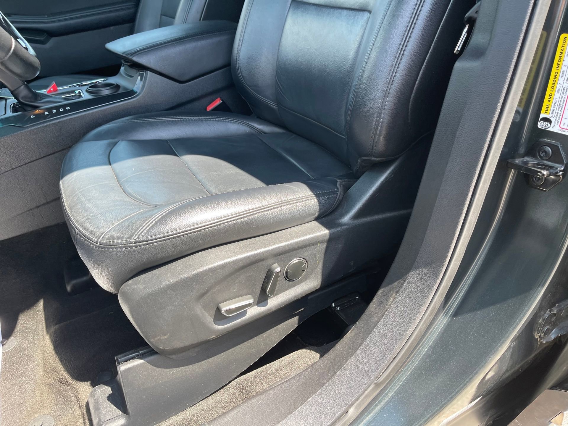 Used 2016 Ford Explorer XLT w/ Equipment Group 202A FWD image 14