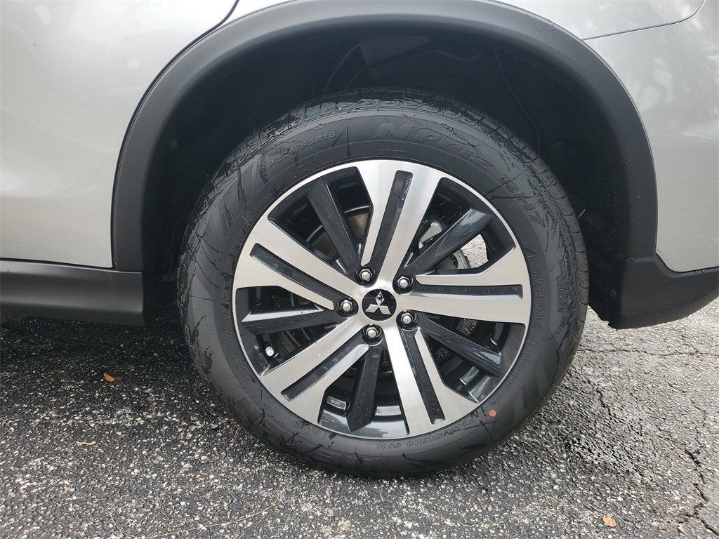 New 2025 Mitsubishi Outlander Sport SE image 8