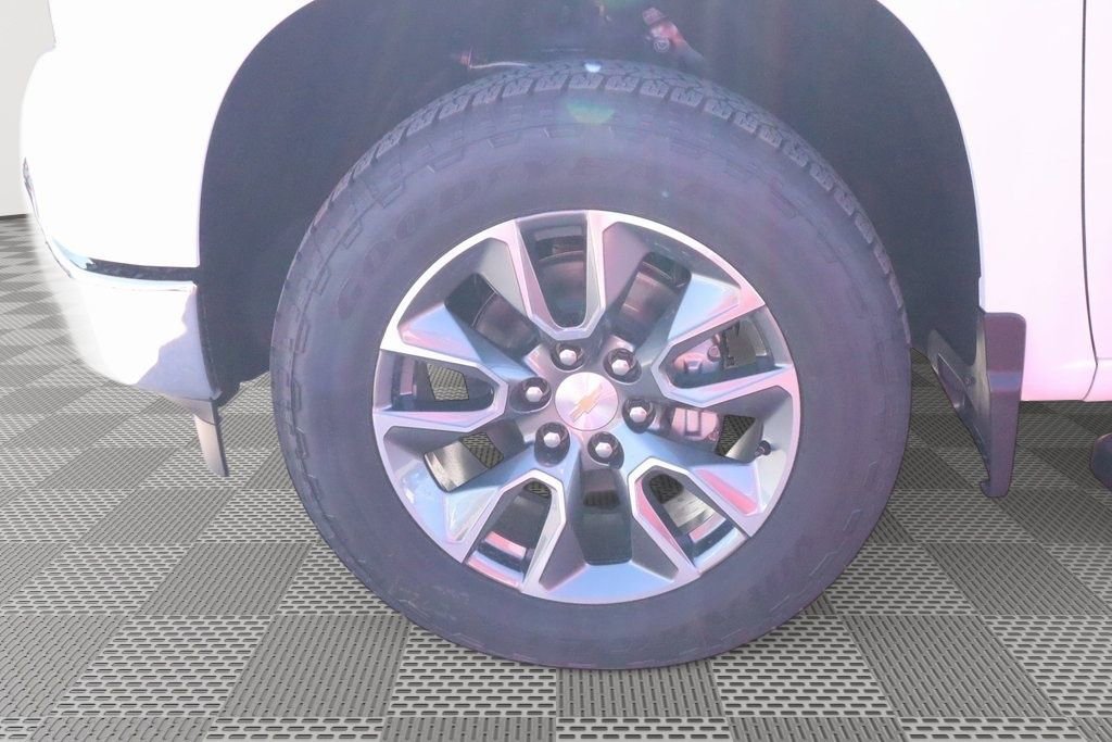 New 2026 Chevrolet Silverado 1500 LT image 17