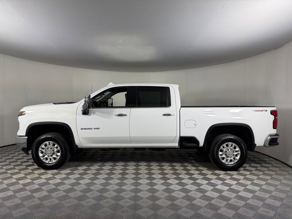 Used 2025 Chevrolet Silverado 2500 LTZ w/ LTZ Convenience Package AWD/4WD image 11