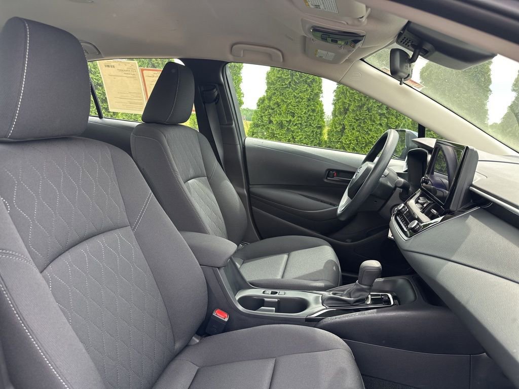Certified 2025 Toyota Corolla LE FWD image 30