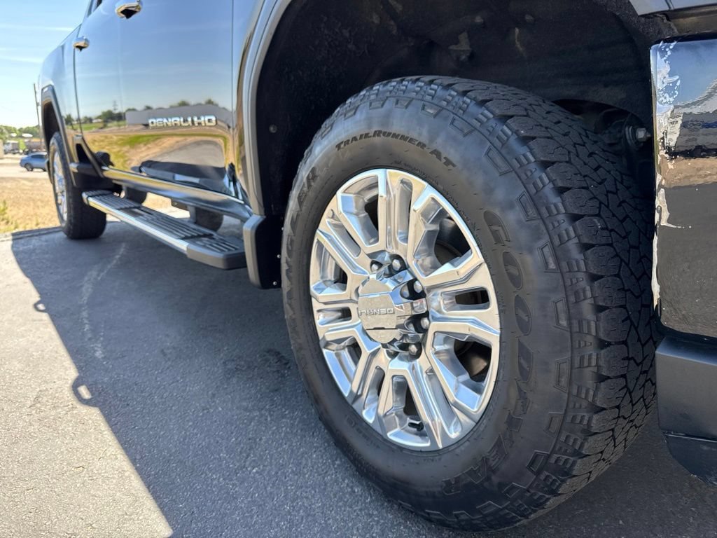 Used 2020 GMC Sierra 3500 Denali w/ Denali Ultimate Package AWD/4WD image 8