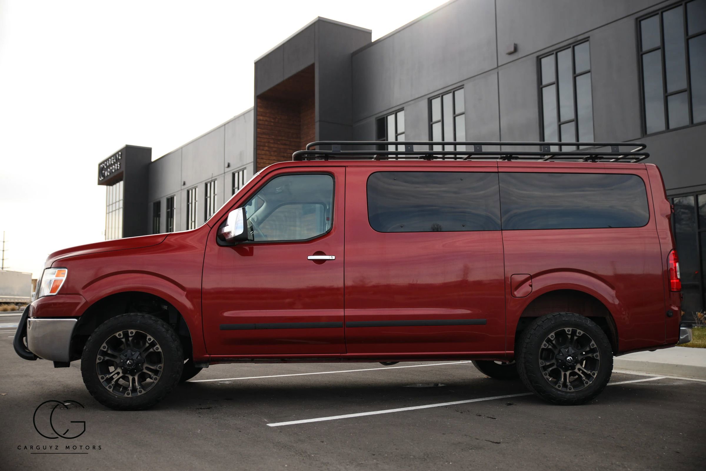 Used 2020 Nissan NV 3500 SV image 9