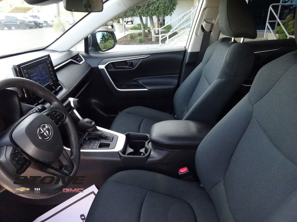 Used 2021 Toyota RAV4 LE w/ Carpet Mat Package (TMS) image 13