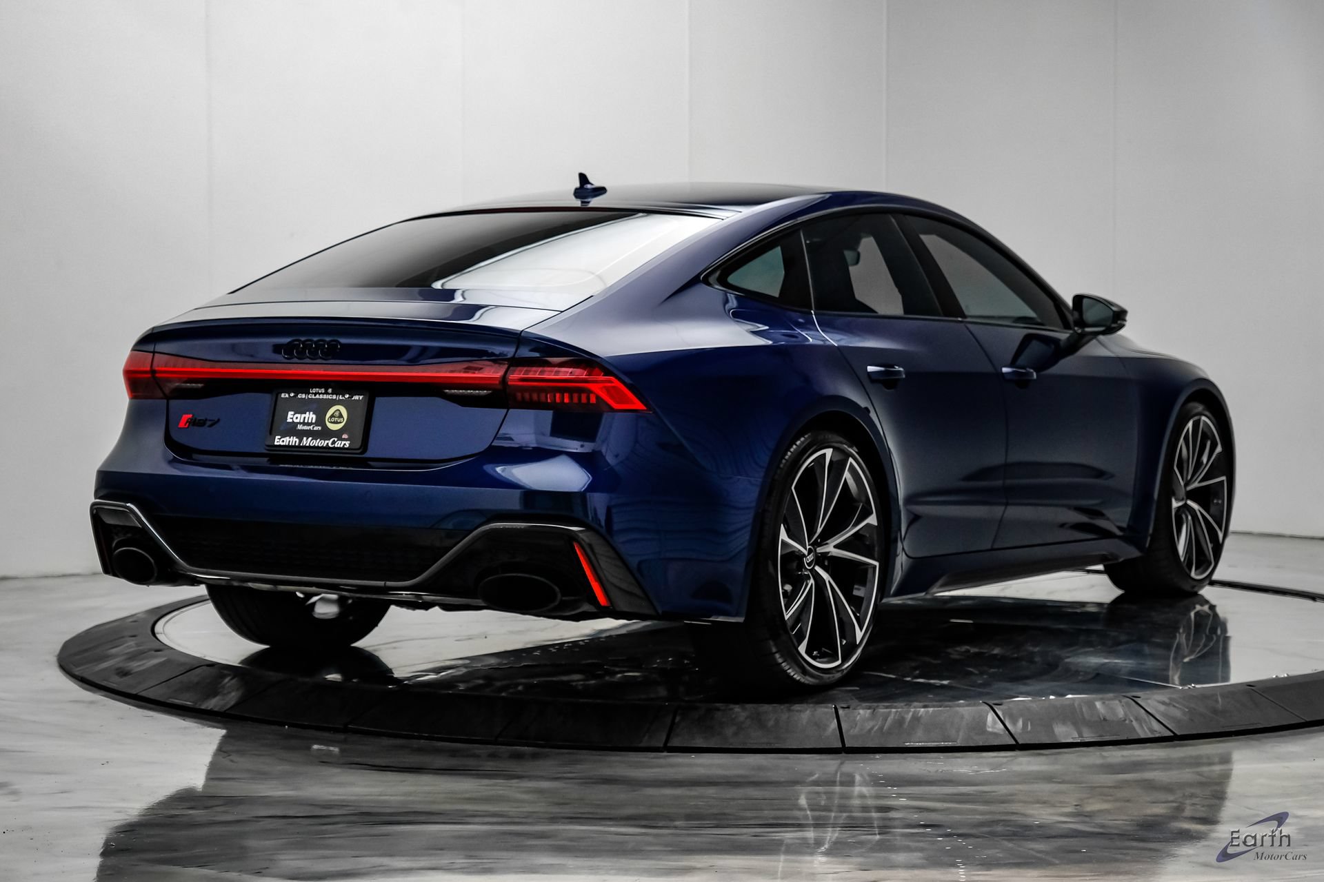 Used 2021 Audi RS 7 Sportback w/ Carbon Optic Package AWD/4WD image 17