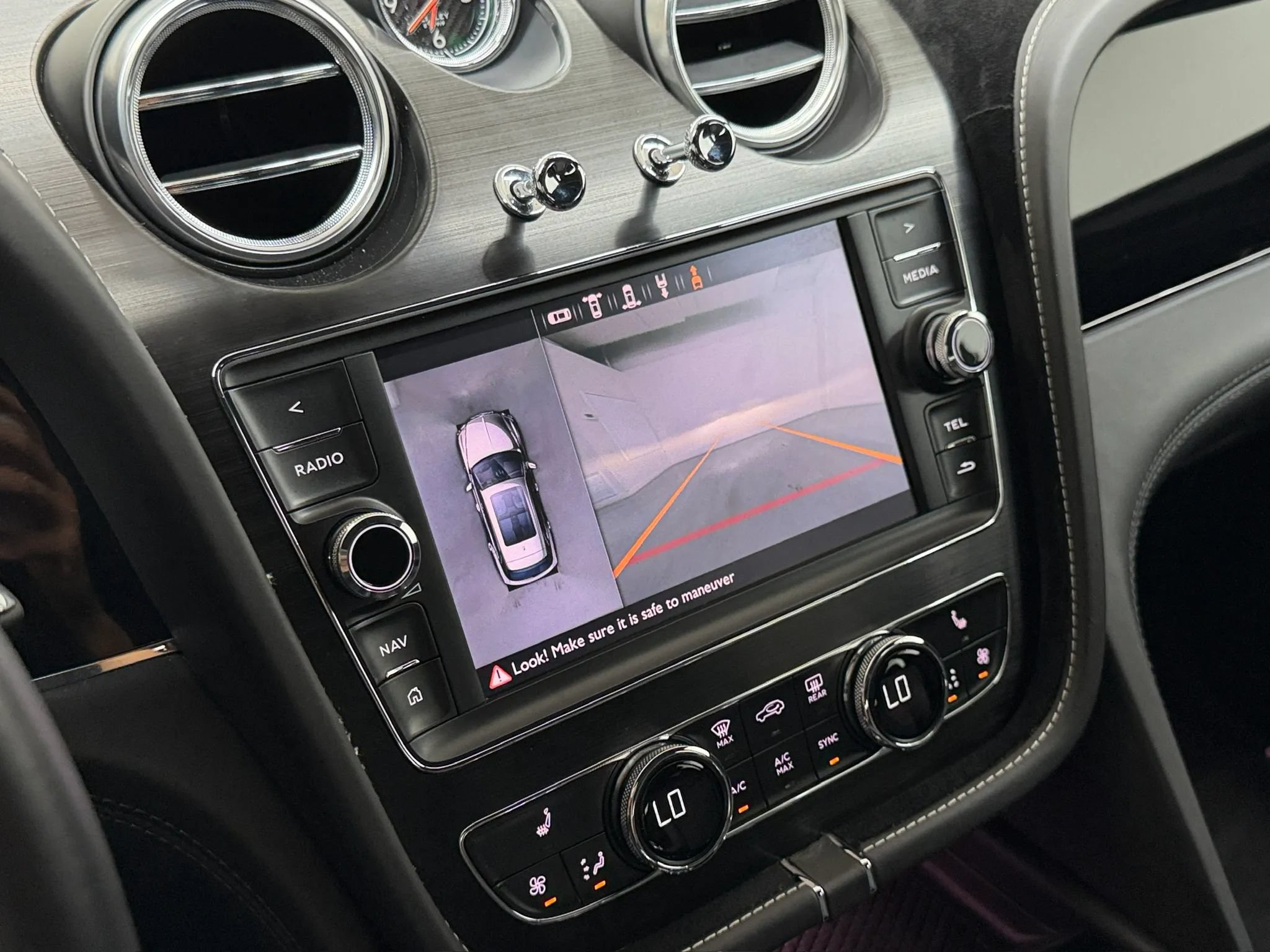Used 2019 Bentley Bentayga AWD/4WD image 74
