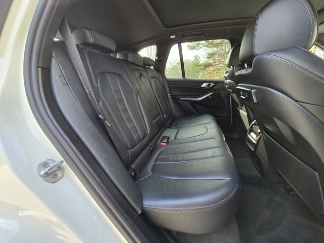 Used 2021 BMW X5 xDrive40i w/ M Sport Package image 20