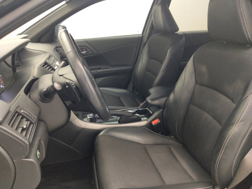 Used 2017 Honda Accord Sport image 17