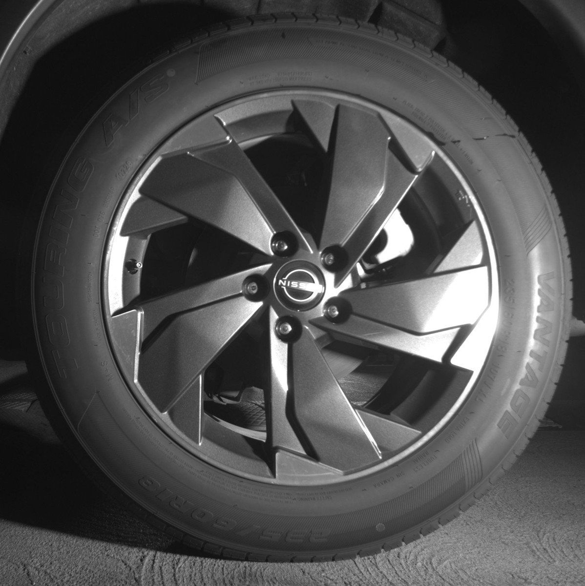 Used 2025 Nissan Rogue SV image 14