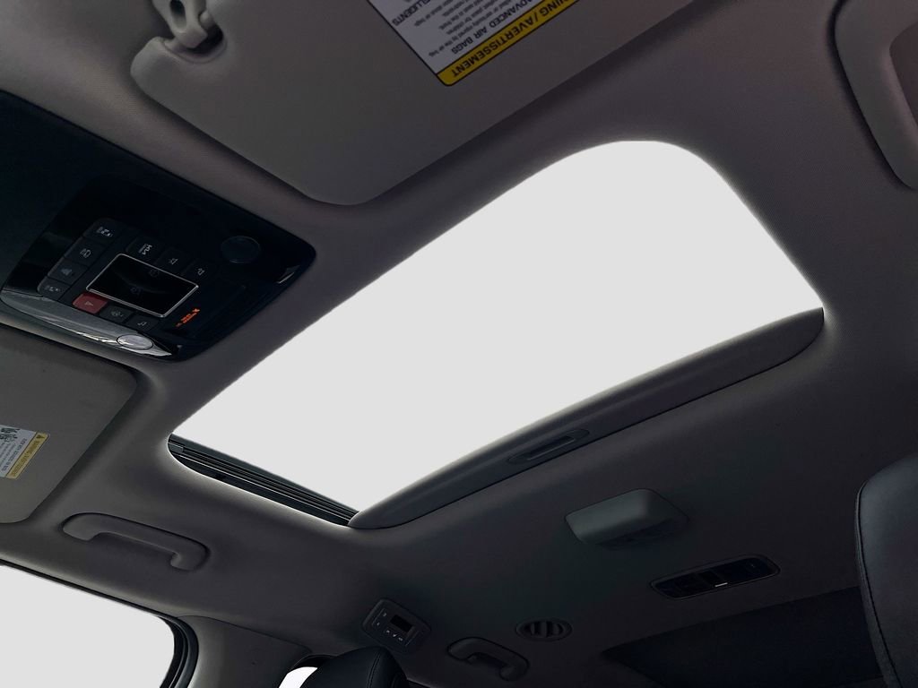 Certified 2025 Kia Carnival SX FWD image 28