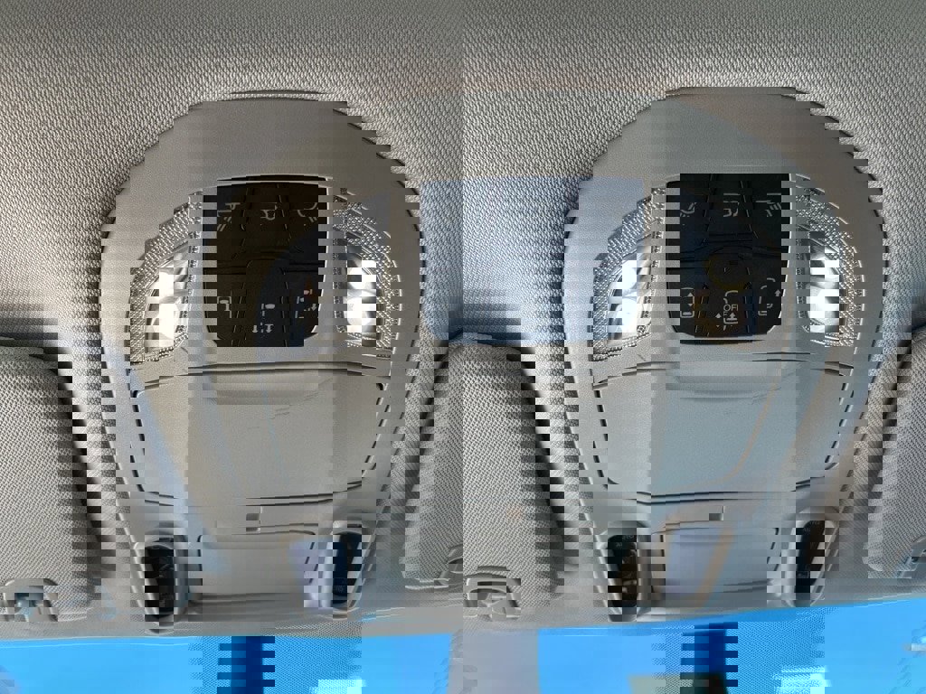 Used 2023 Chrysler Pacifica Limited w/ Uconnect Theater Family Group image 37