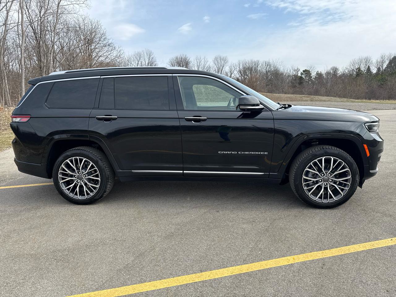 Used 2022 Jeep Grand Cherokee L Summit w/ Advanced Protech Group IV image 4