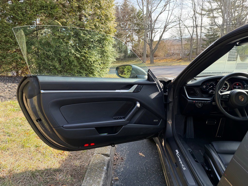 Used 2023 Porsche 911 Carrera 4S image 3