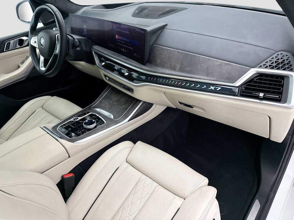 Certified 2025 BMW X7 xDrive40i w/ Executive Package AWD/4WD image 16