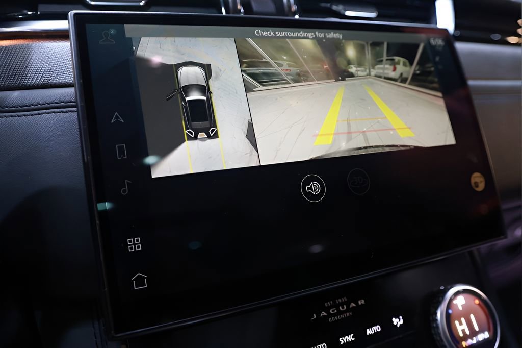 Used 2021 Jaguar F-PACE SVR image 35