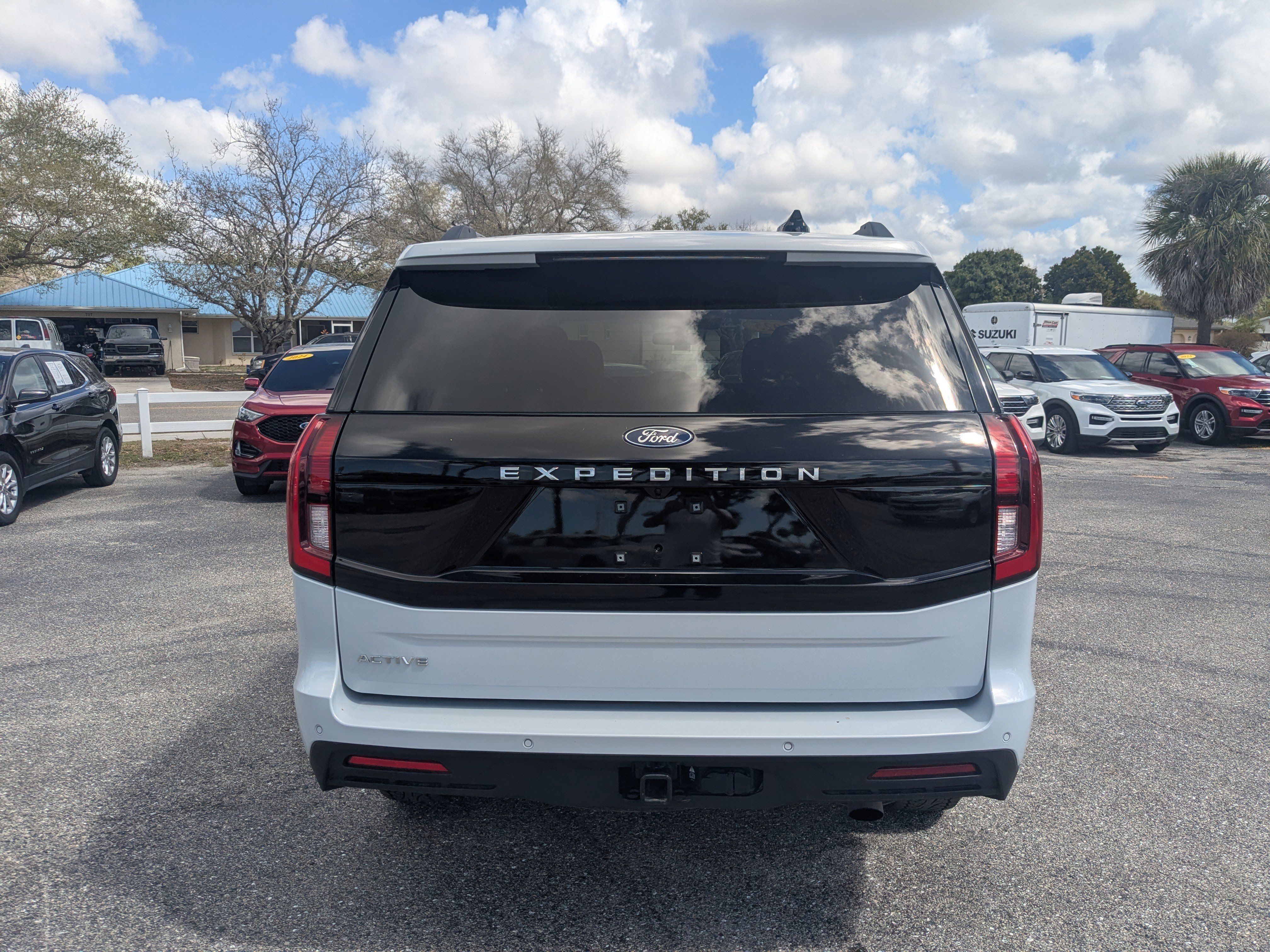 Used 2025 Ford Expedition Active image 5