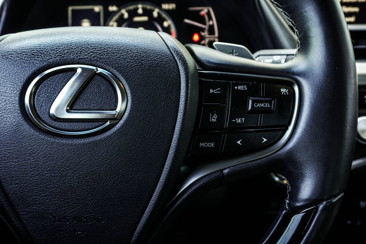 Used 2021 Lexus ES 350 Ultra Luxury w/ Accessory Package image 28