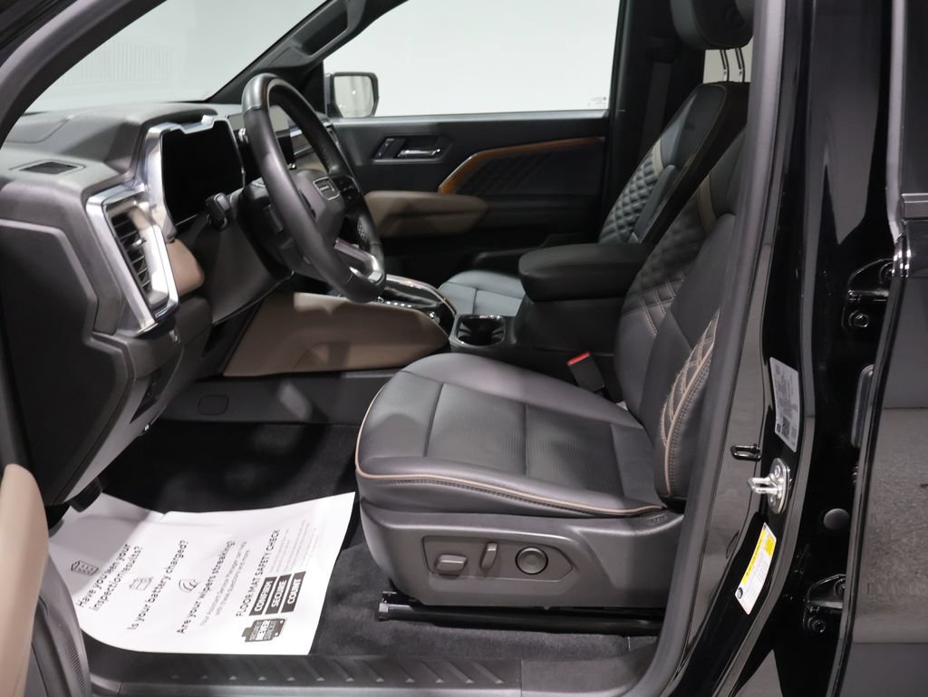Used 2024 GMC Canyon Denali w/ LPO, Denali Black Edition AWD/4WD image 11