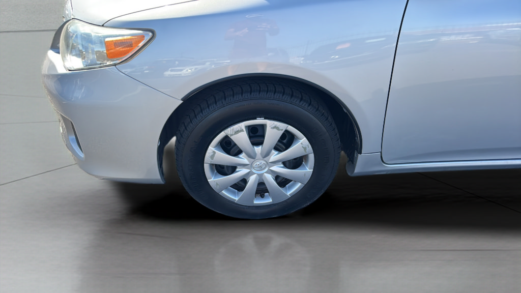 Used 2013 Toyota Corolla L FWD image 36