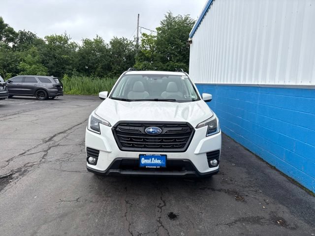 Used 2022 Subaru Forester Premium AWD/4WD image 3