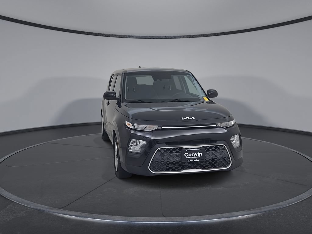 Used 2022 Kia Soul LX w/ Technology Package FWD image 4