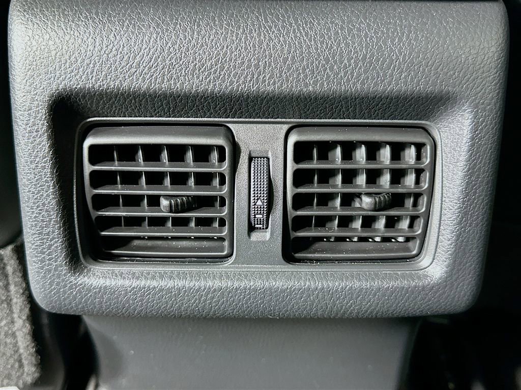 Used 2021 Toyota Camry XLE FWD image 24