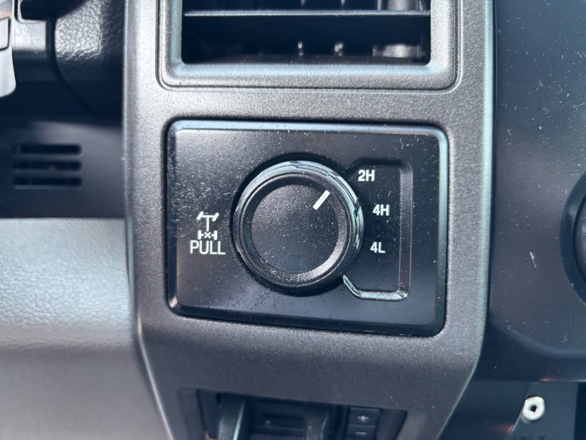 Used 2019 Ford F250 XL w/ Power Equipment Group AWD/4WD image 26