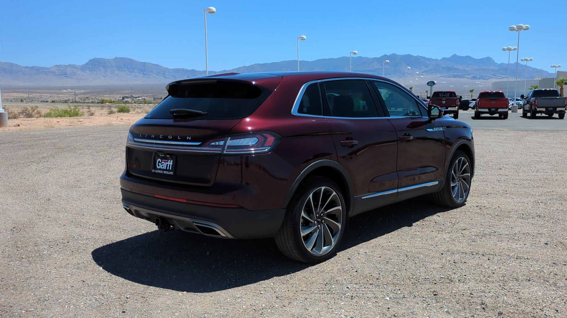 Used 2023 Lincoln Nautilus Reserve w/ Equipment Group 202A AWD/4WD image 3