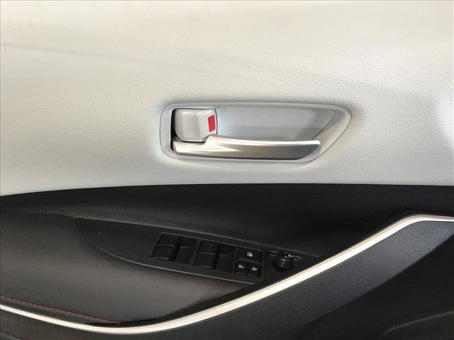 Used 2025 Toyota Corolla SE FWD image 12