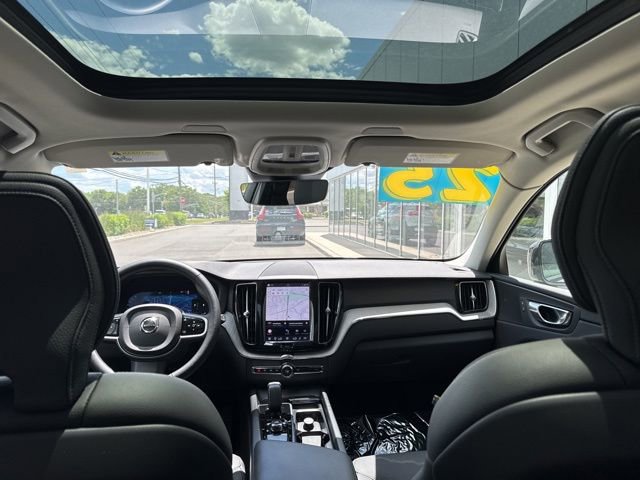 Certified 2025 Volvo XC60 B5 Plus AWD/4WD image 17