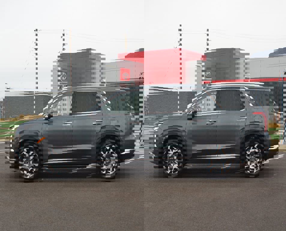 Used 2023 Hyundai Palisade Limited image 14
