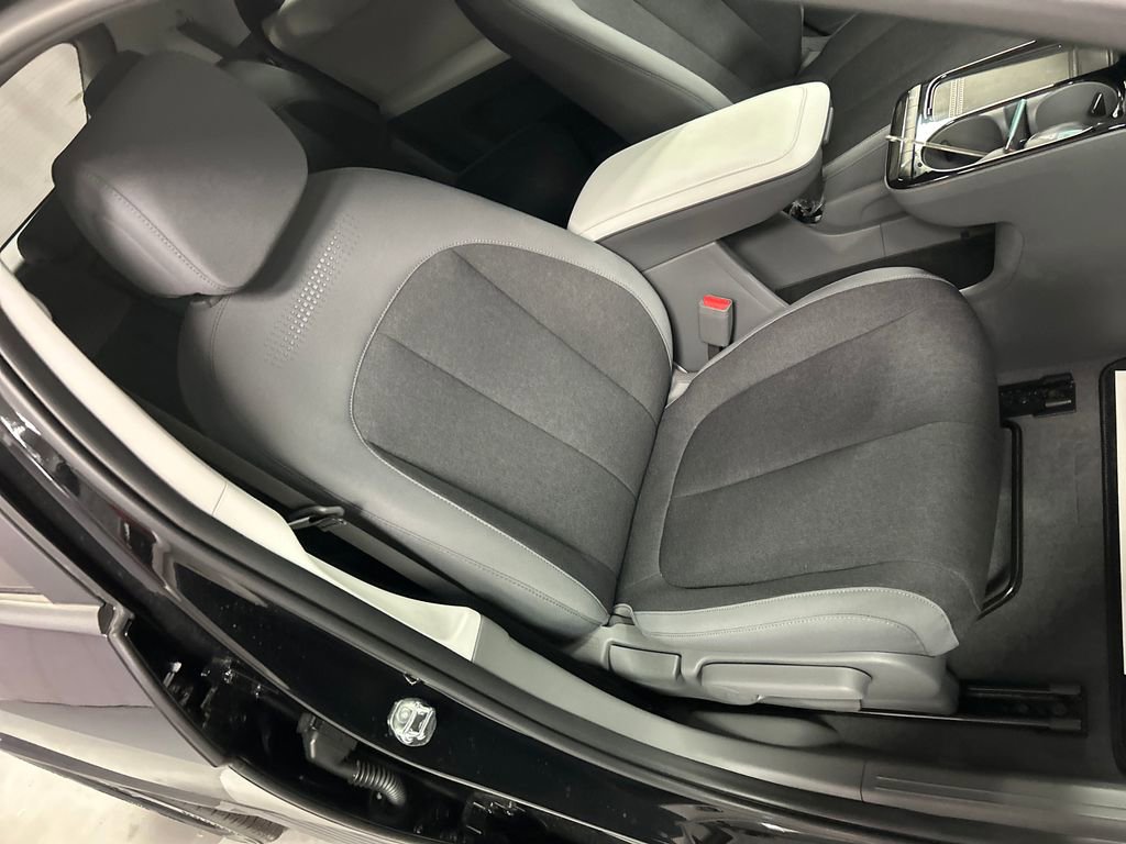 Used 2025 Hyundai Ioniq 5 SE image 23