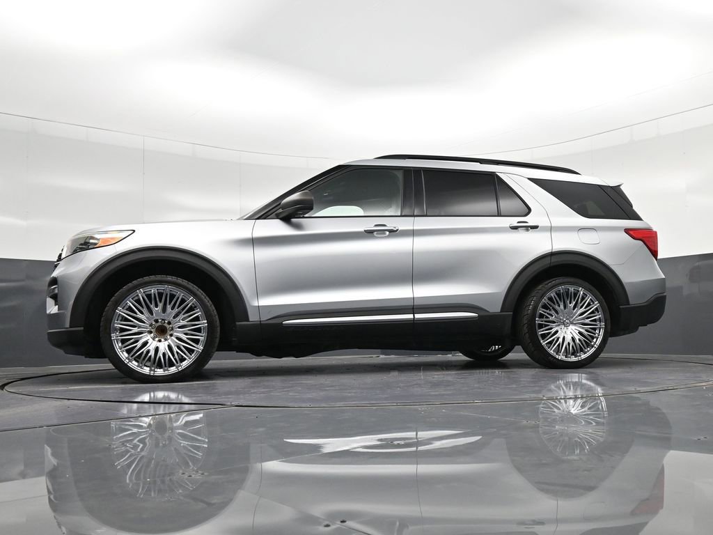 Used 2020 Ford Explorer XLT w/ Equipment Group 202A RWD image 31