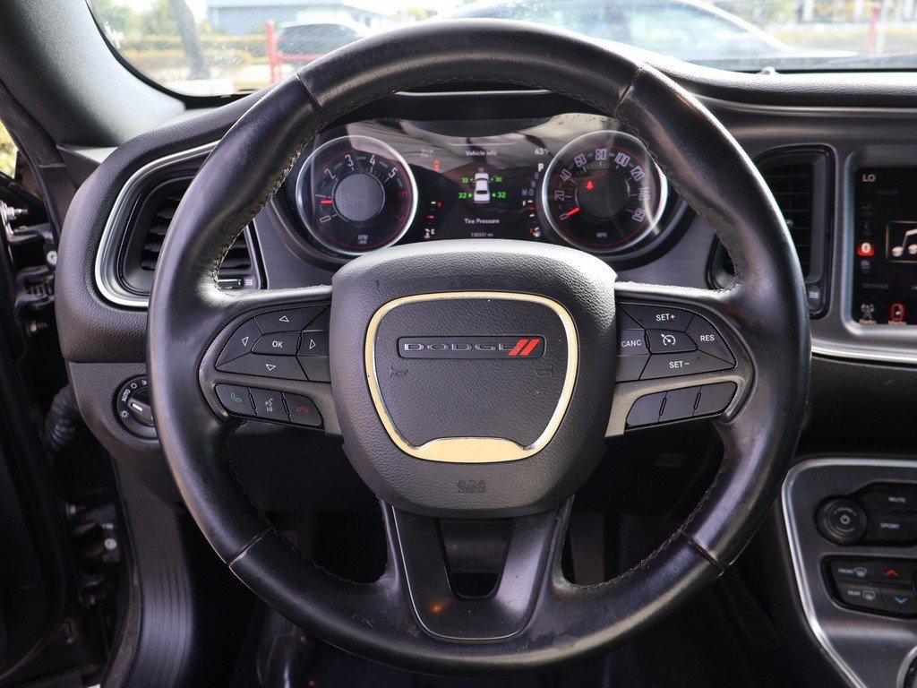 Used 2017 Dodge Challenger R/T image 28