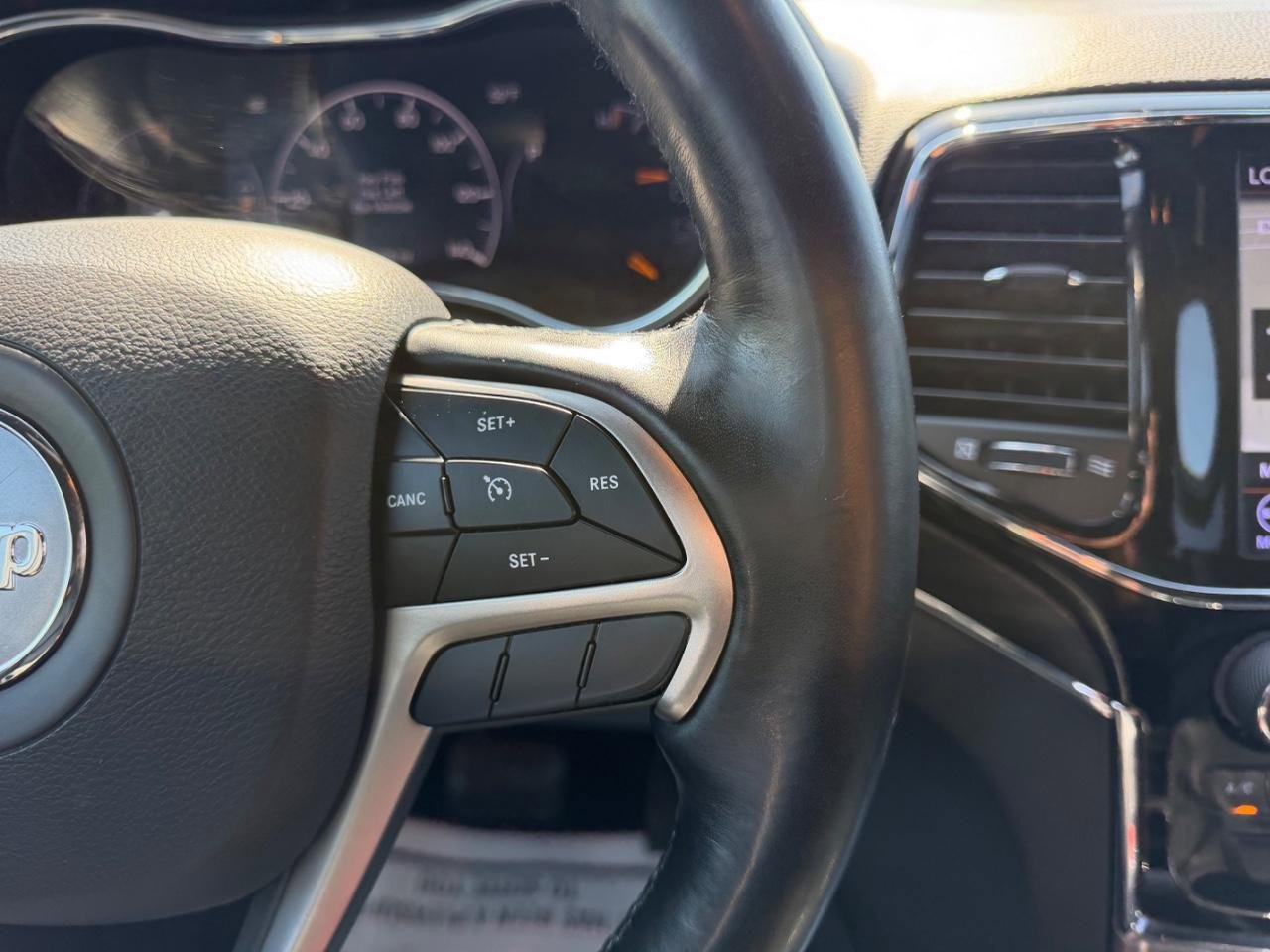 Used 2020 Jeep Grand Cherokee Limited image 14