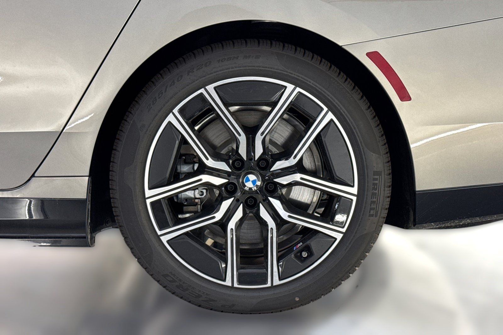 Used 2026 BMW i7 xDrive60 w/ M Sport Package RWD image 11