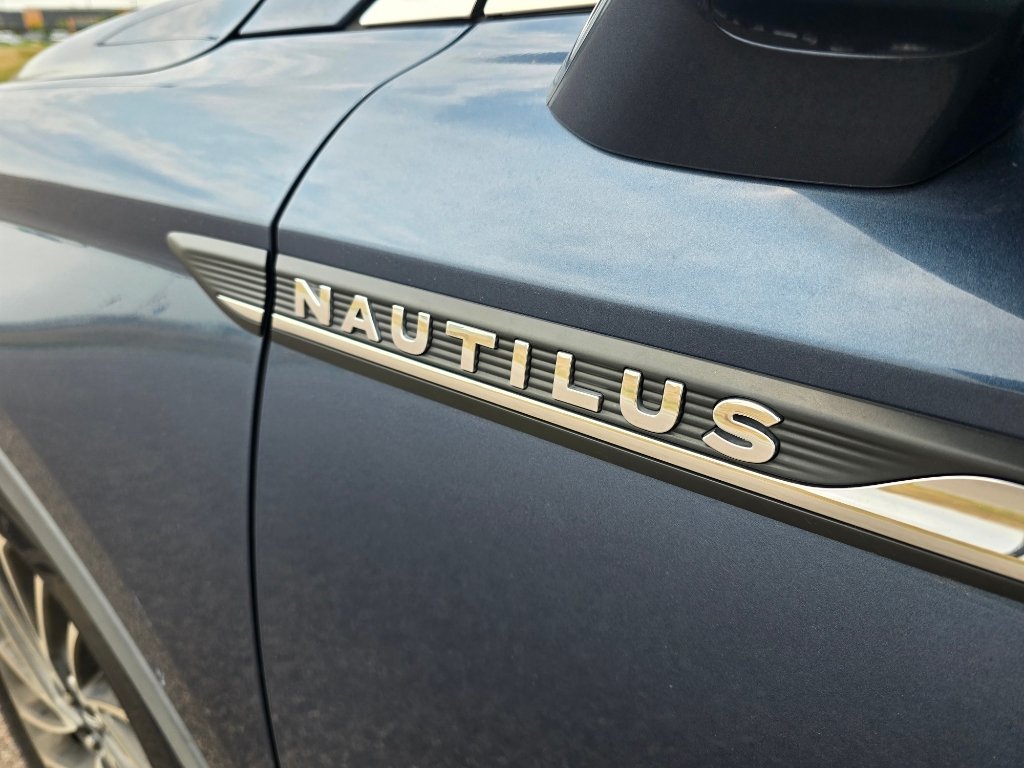 Used 2019 Lincoln Nautilus Reserve w/ Cargo Utility Package AWD/4WD image 10