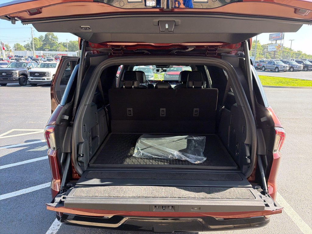 New 2027 Lincoln Navigator L Reserve w/ Jet Appearance Package AWD/4WD image 13