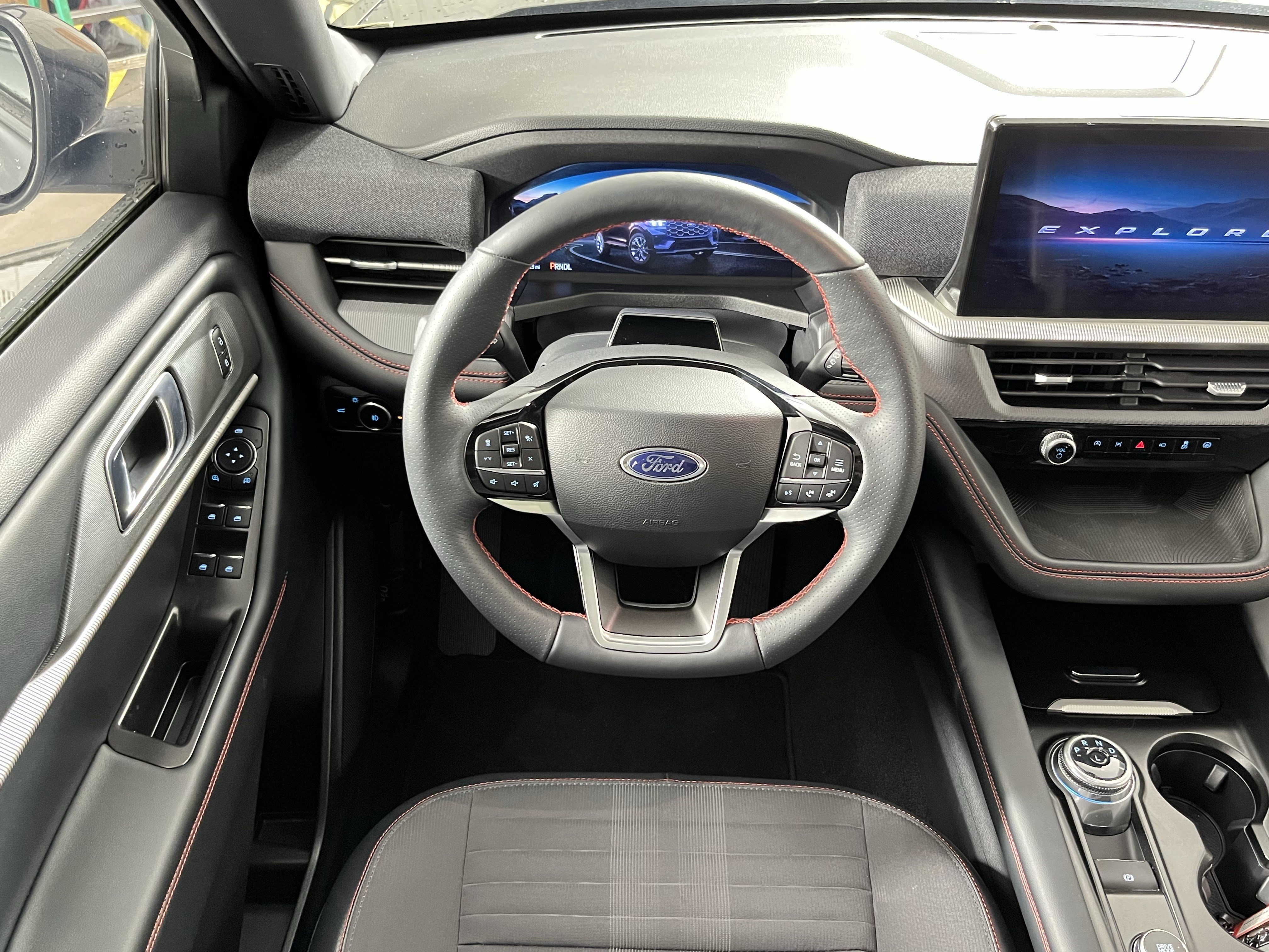 Used 2025 Ford Explorer ST-Line image 13