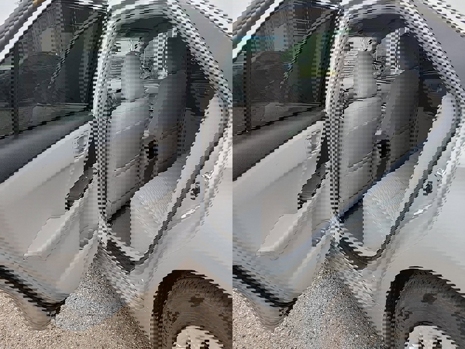 Used 2016 Toyota Camry LE image 11