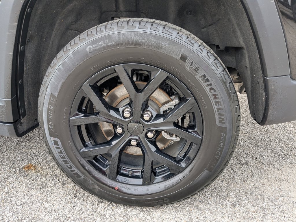 Used 2025 Jeep Grand Cherokee Altitude AWD/4WD image 21