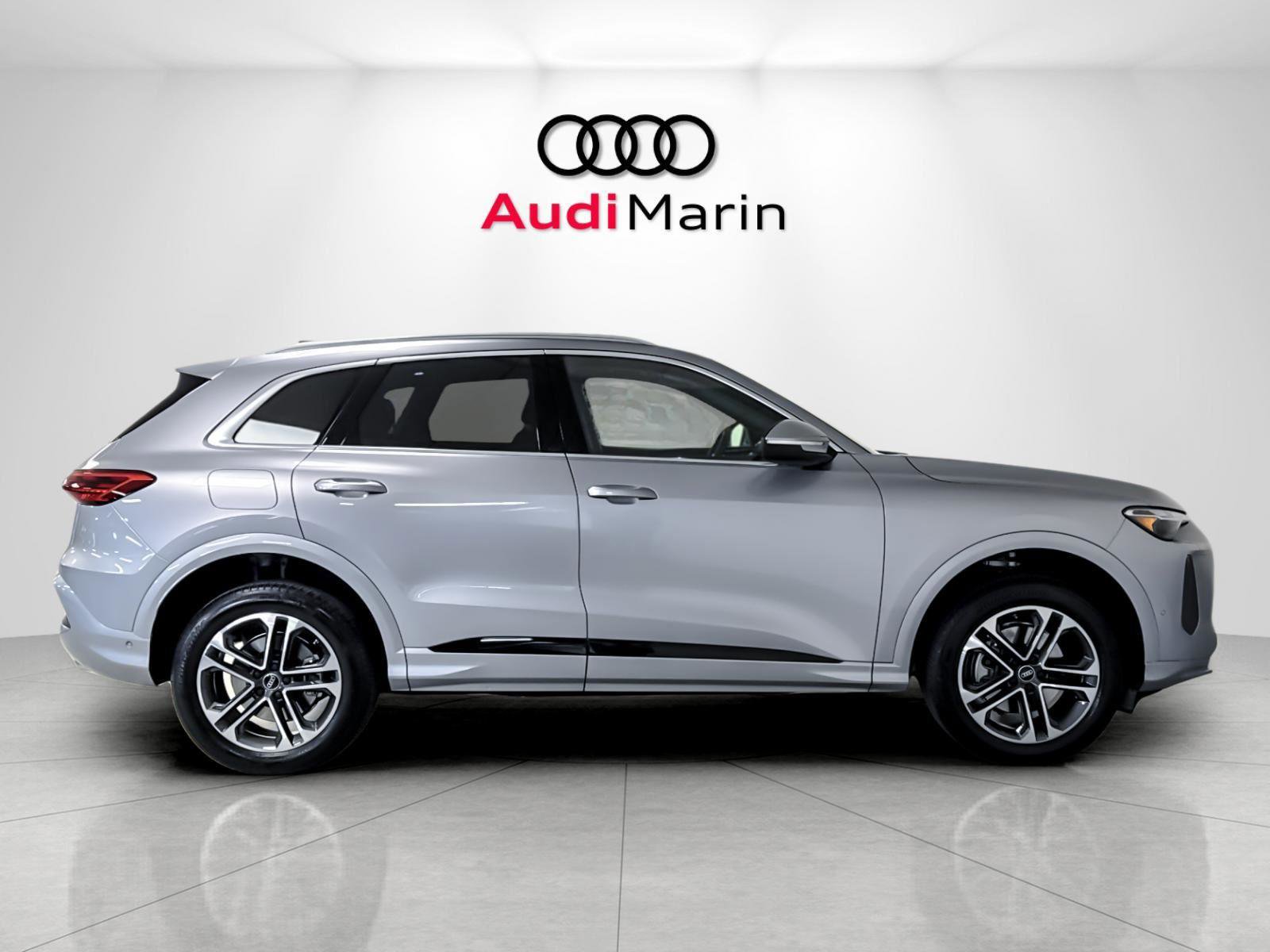 Certified 2025 Audi Q5 Premium w/ Convenience Package AWD/4WD image 6