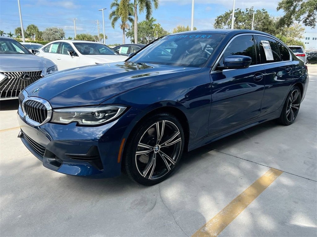 Used 2022 BMW 330i Sedan w/ Driving Assistance Package image 3