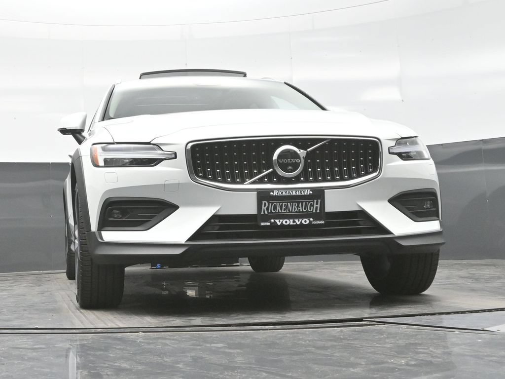 New 2026 Volvo V60 B5 Cross Country Plus w/ Protection Package Premier AWD/4WD image 21